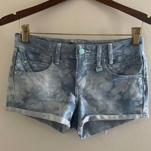Denim Short Samuel & Kevin, Blue and White colors Size “M”  COD # 0150.